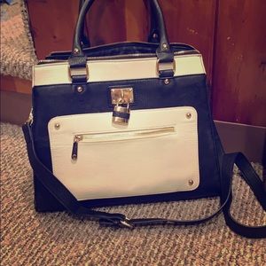 ‼️LIKE NEW‼️ Charming Charlie Black & White Purse